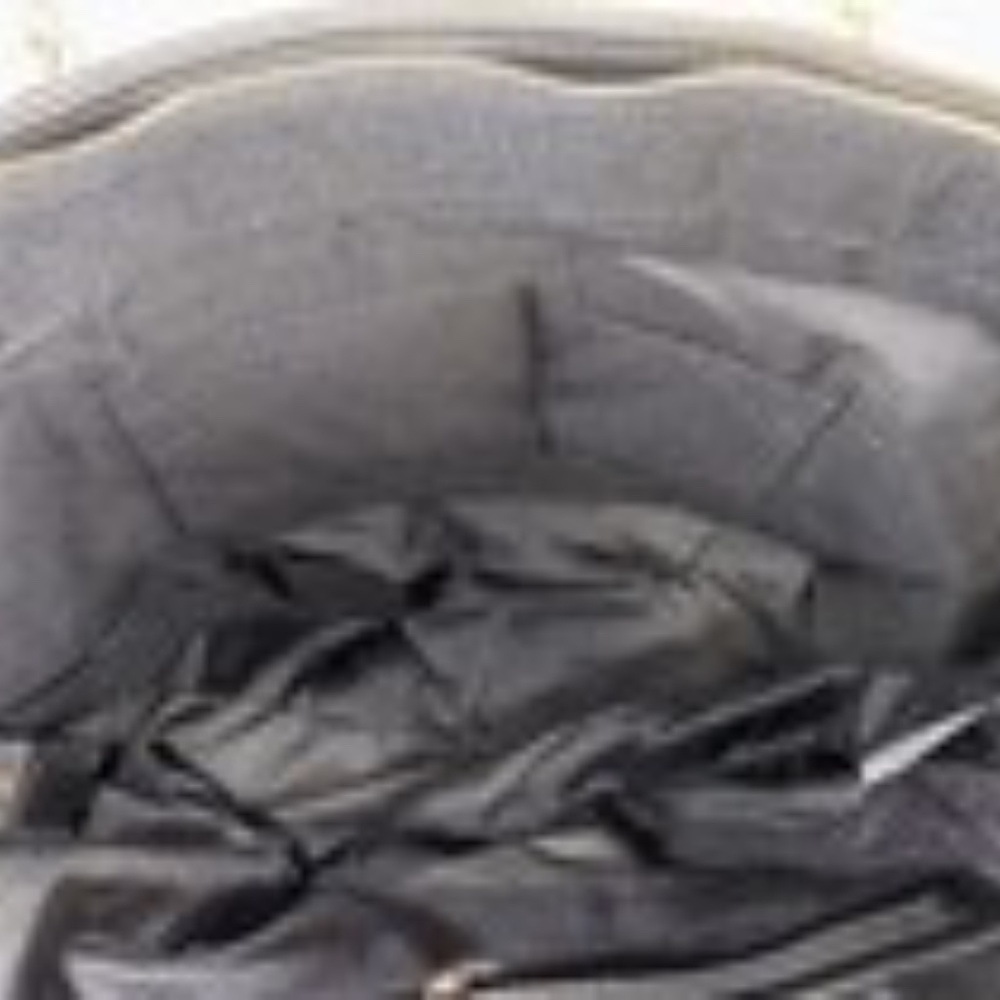Flash Sale - Badgley Mischka Elegant Black Quilted Chain Strap Large Tote Bag - Picture 6 of 7